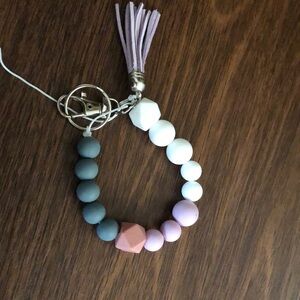 Silicone wristlet